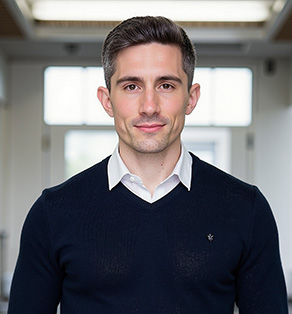 Farid Topchiev headshot